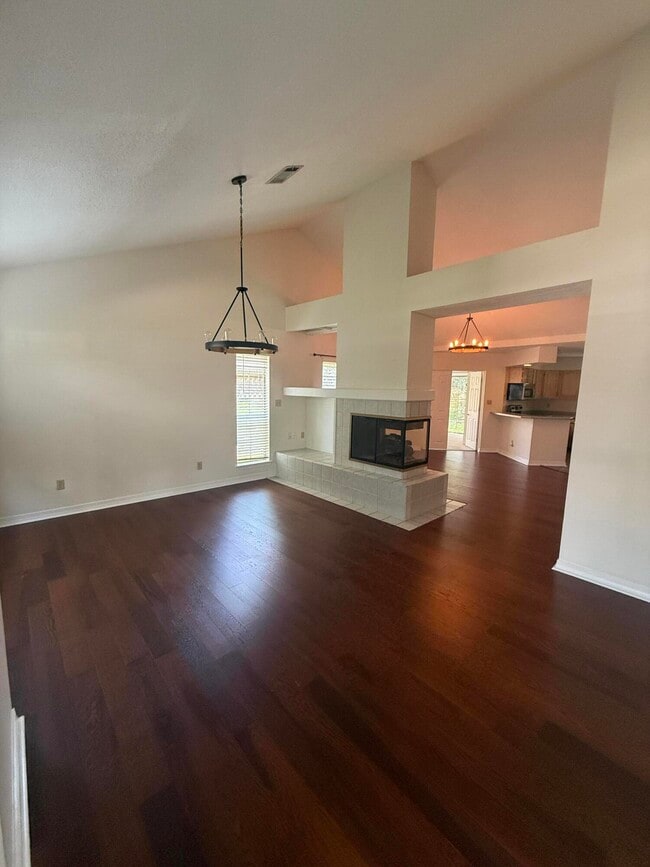 Building Photo - 1305 Ariel Ct