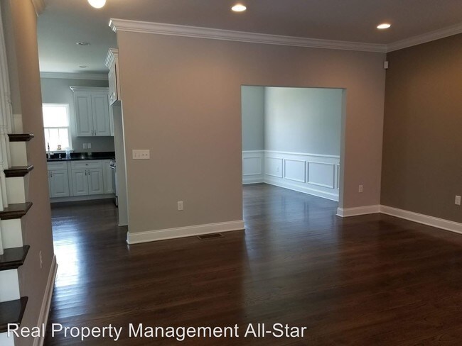 Building Photo - 4 br, 3.5 bath House - 1950 6th Street