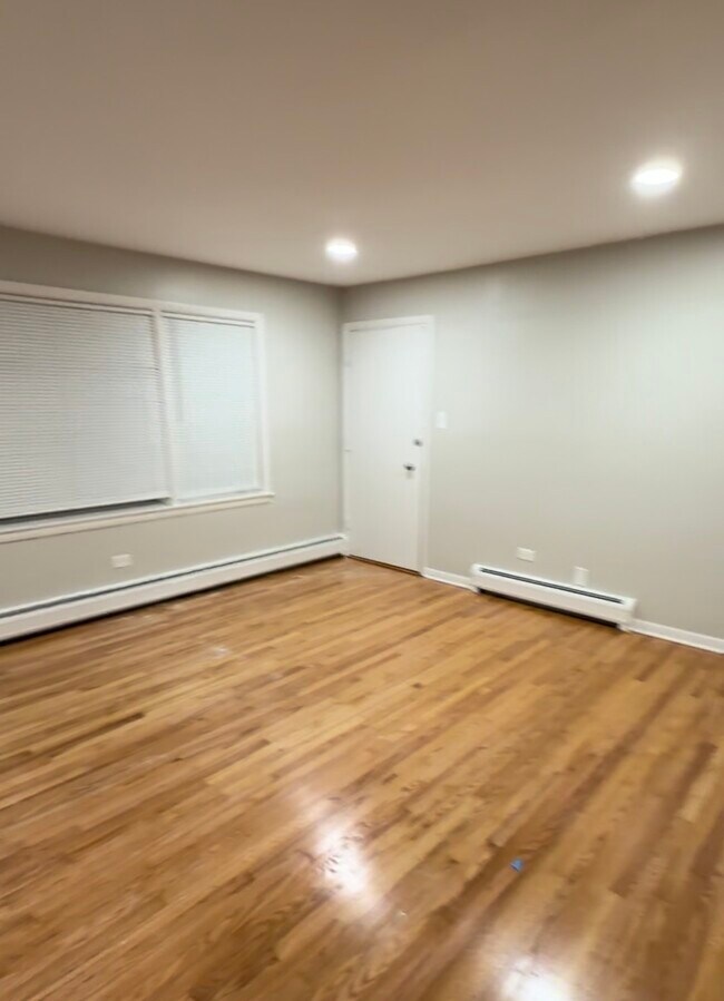 Foto del edificio - 4738 W 101st St