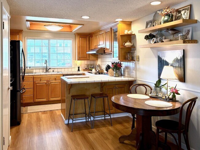 Foto del edificio - 5919 Royal Ann Dr