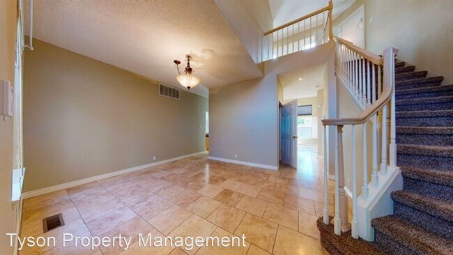 Building Photo - 3 br, 2.5 bath House - 12016 Caribou NE