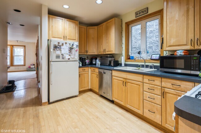 kitchen and window - 2633 N Wayne Ave
