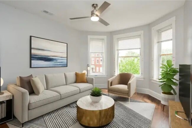 Building Photo - 1006 N Lawndale Ave