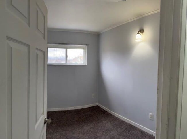 Building Photo - 639 3rd St