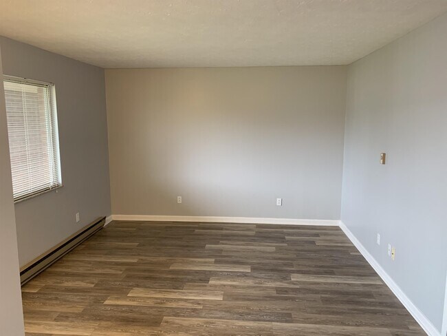 Building Photo - 6297 E Pea Ridge Rd