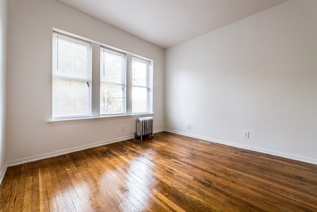 Habitación - 400-08 S Laramie Ave
