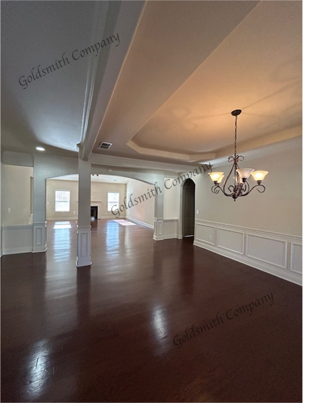 Foto del edificio - "Spacious 5-Bedroom Retreat with 4 Full Baths in Greenville - 3,400 Sq Ft of Comfort!"