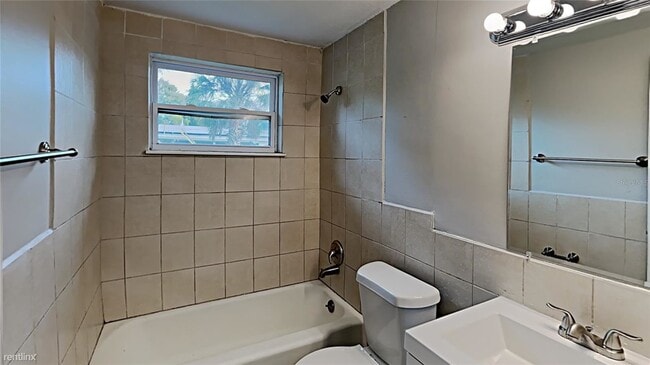 Building Photo - 3 br, 1 bath House - 4949 Lake Ridge Lane