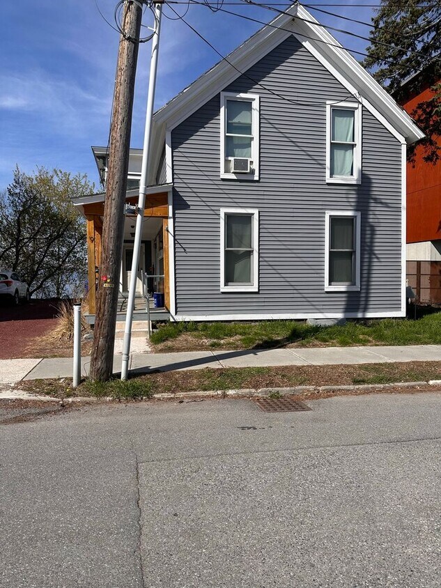 9 Lakeview Terrace Unit APT 2, Burlington, VT 05401 Room for Rent in