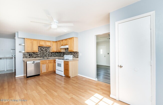 Foto del edificio - 120 Franklin Ave