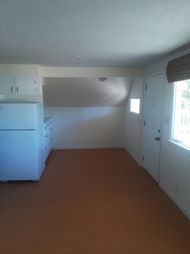 Dining & Living room - 2102 E Sinto Ave