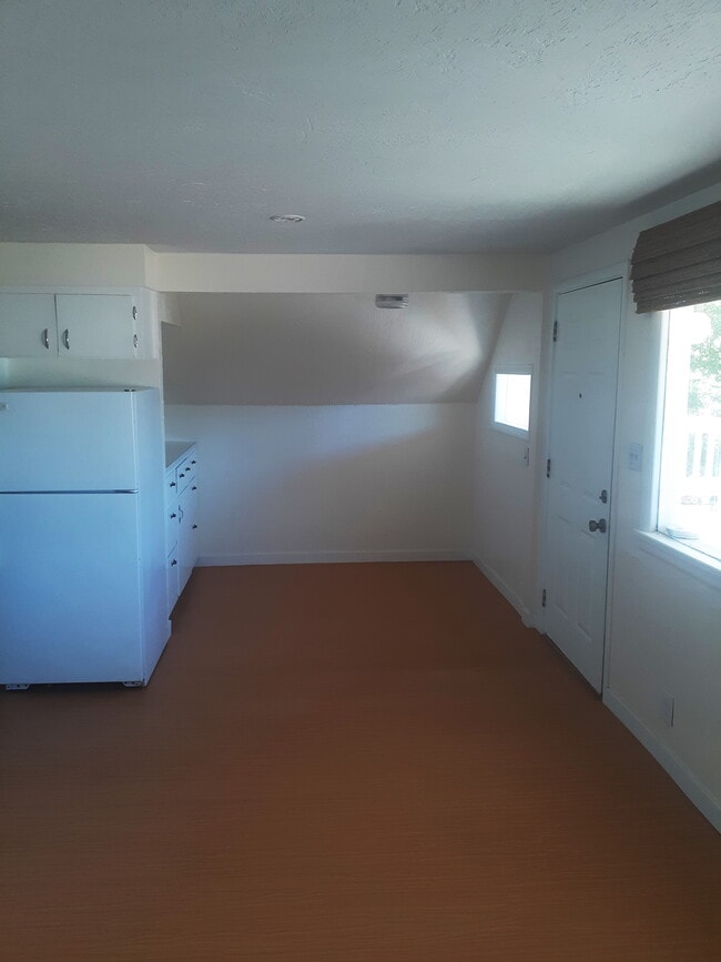 Dining & Living room - 2102 E Sinto Ave