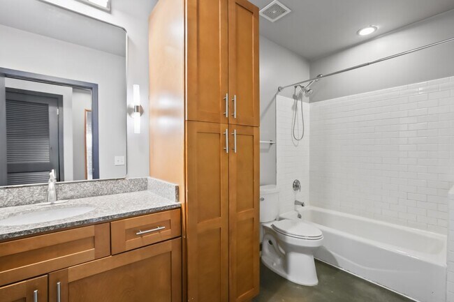 Foto del edificio - 620 Glen Iris Dr NE