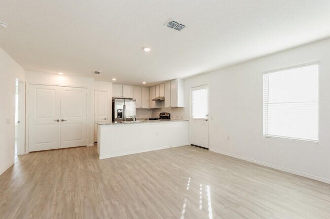 Foto del edificio - 4435 Emma Way