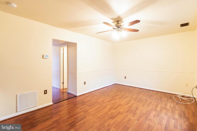 Building Photo - 3935 Wintergreen Pl