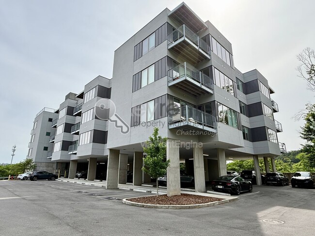 Building Photo - 411 Fairpoint St