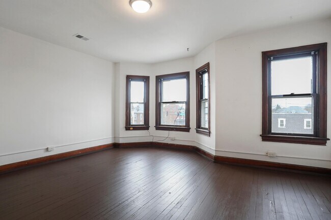 Foto del edificio - 831 W Franklin St