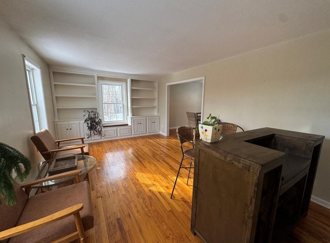 Foto del edificio - 237 Chestnut Hill Rd