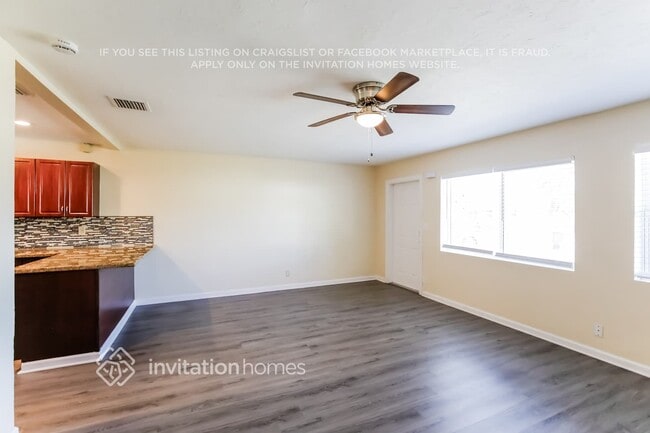 Foto del edificio - 3780 SW 16th Pl