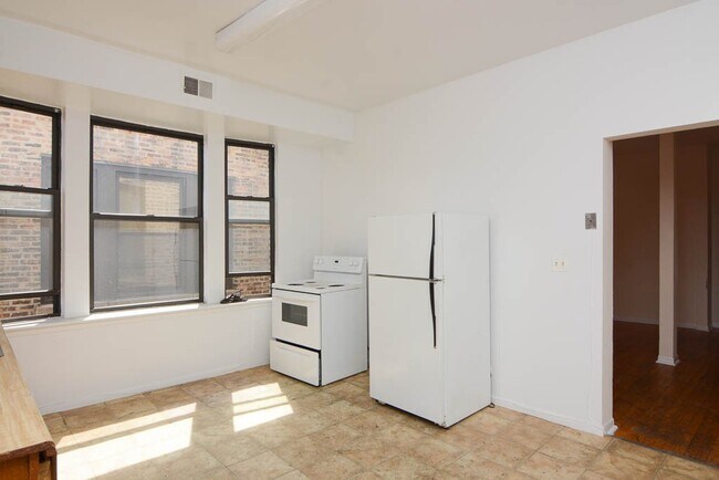 Foto del edificio - 2319 N Kedzie Blvd
