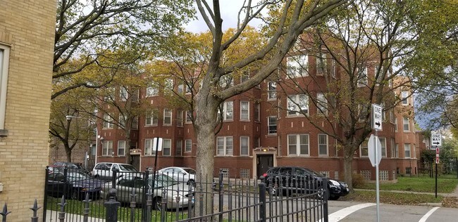 Building Photo - 7956 S Dobson Ave