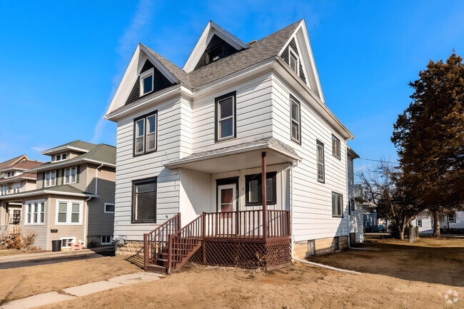 Building Photo - 171 7th St