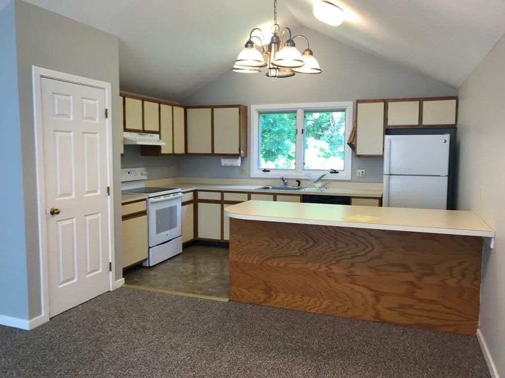 Kitchen - 34 Salem Plz