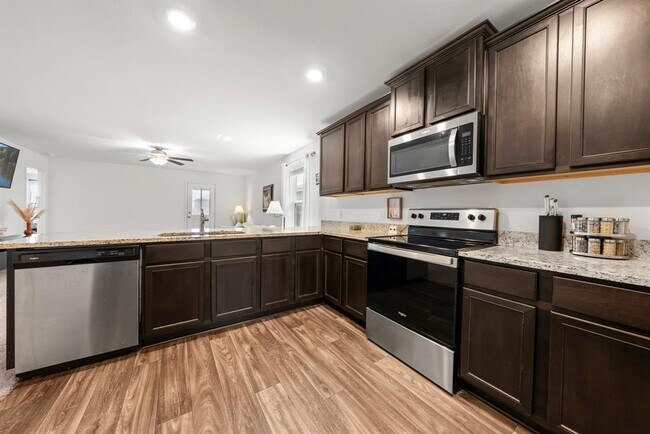 Foto del edificio - 216 Wincanton Ln