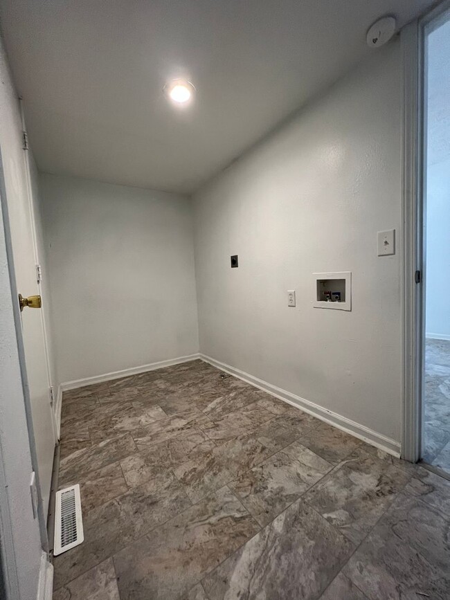 Building Photo - Completley Remodeled 4 Bedroom home availa...