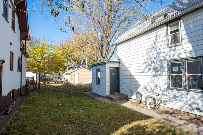Foto del edificio - 1124 5th St NE