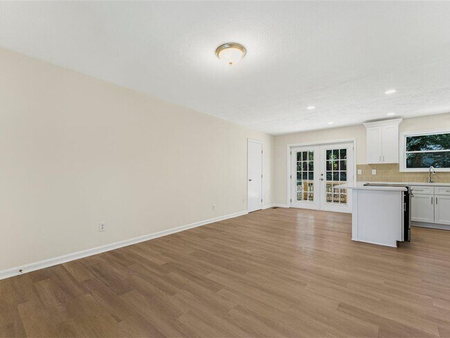 Building Photo - 6371 Westbury Rd