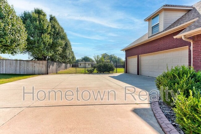 Building Photo - 4214 Topaz Cir