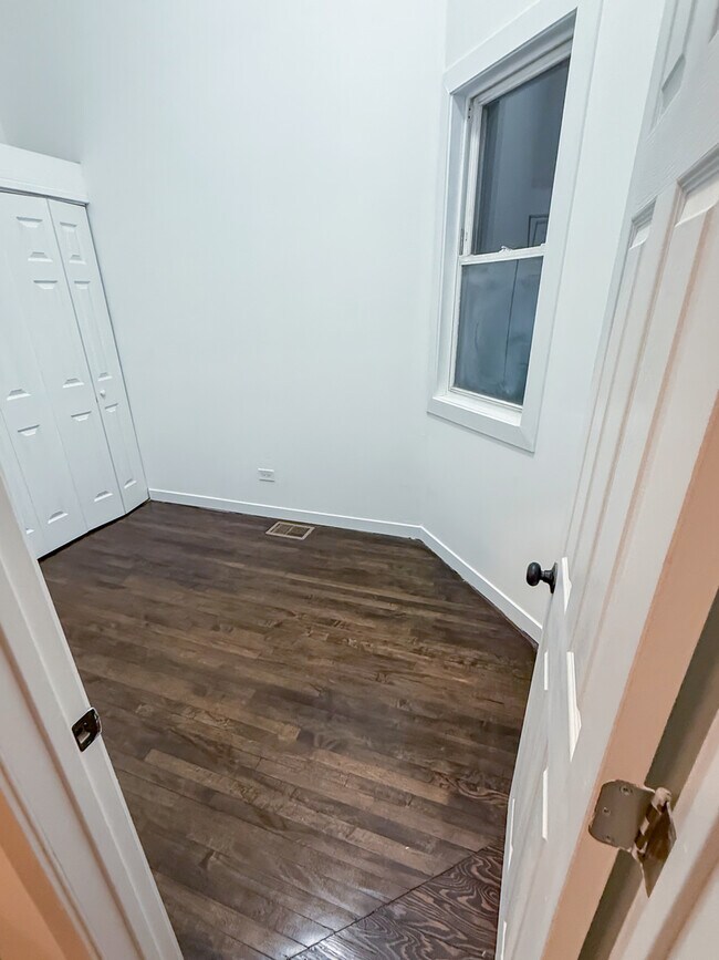 Foto del edificio - 8714 S Commercial Ave