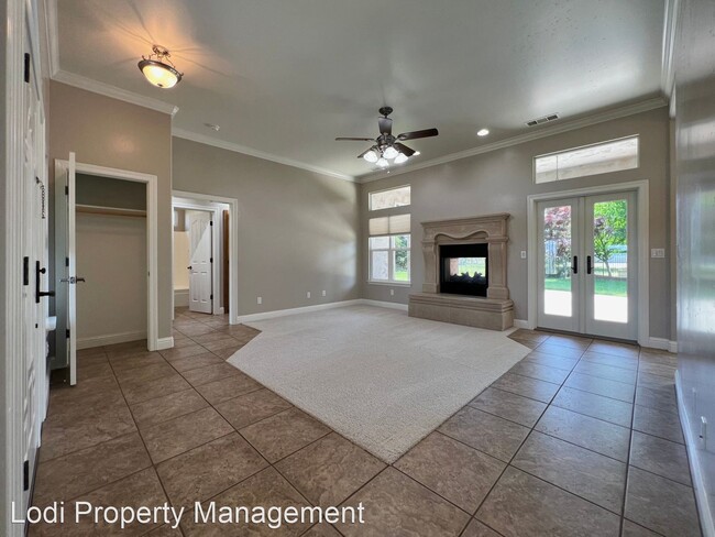 Building Photo - 3 br, 2.5 bath House - 8312 E Orchard Rd