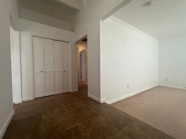 Building Photo - Lovely 3 Bed, 2 Bath in Pittsburg