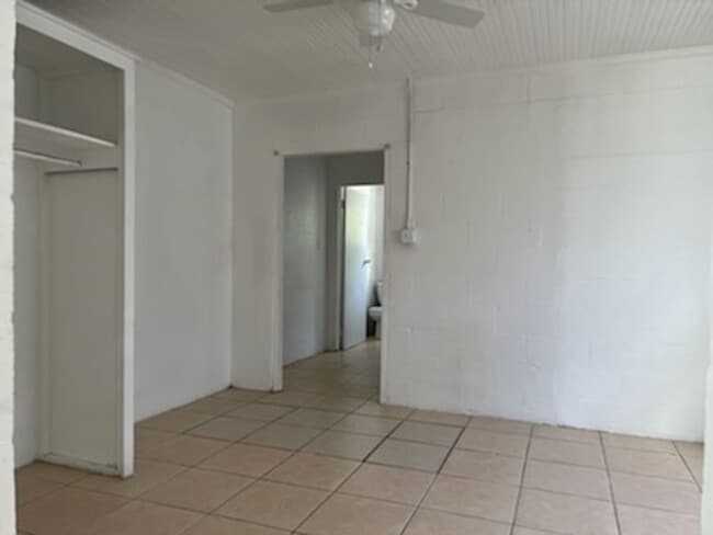 Building Photo - Studio For Rent at 318 1/2 Pearl St. Lake ...