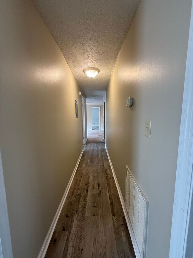 Building Photo - Three Bedroom two Bath home located in South West Area