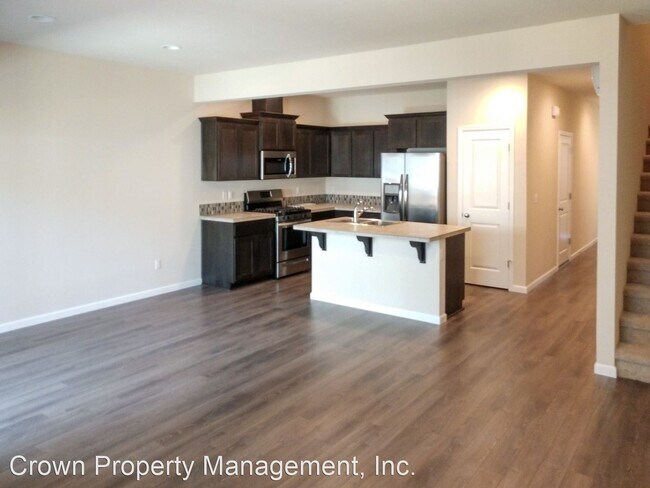 Building Photo - 3 br, 2.5 bath House - 5720 Joynak St S