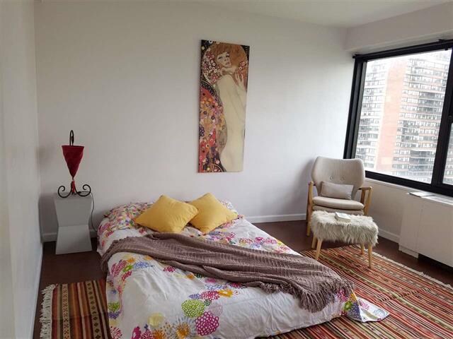 Foto principal - 135 Montgomery St