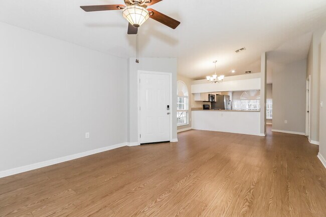 Foto del edificio - 7741 Barclay Rd