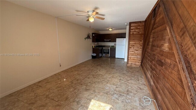 Foto del edificio - 2400 SW 42nd Ave