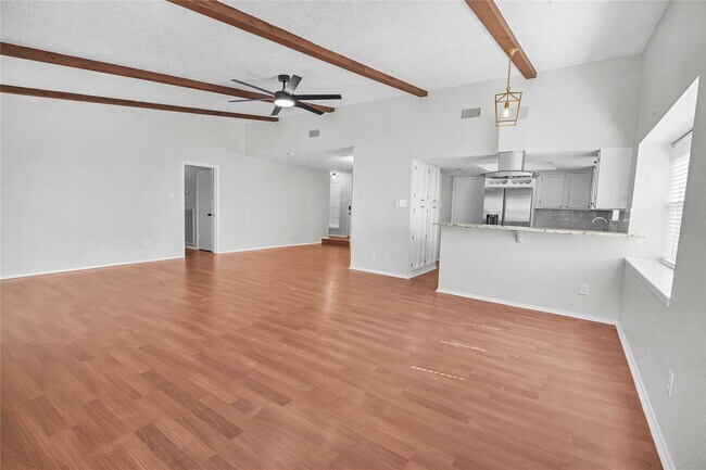 Foto del edificio - 16911 Jane Lynn Ln