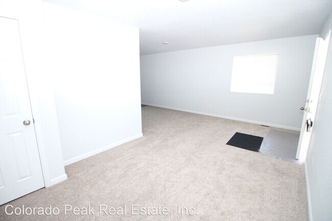 Building Photo - 3 br, 3 bath House - 941 E Moreno Ave