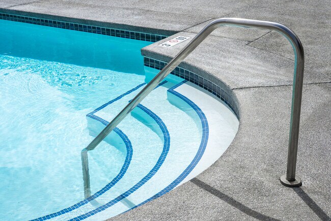 Piscina - The Reserve at Shelley Lake