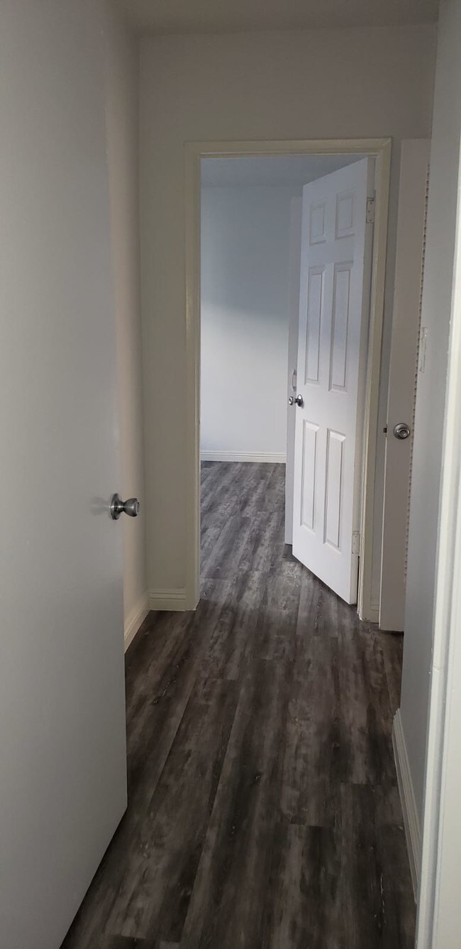 Foto del edificio - 4553 W 17th St