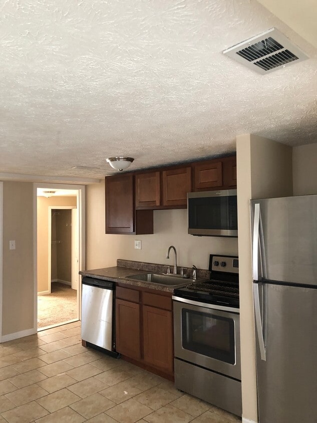 Primary Photo - 3 bedroom 3 bath home!