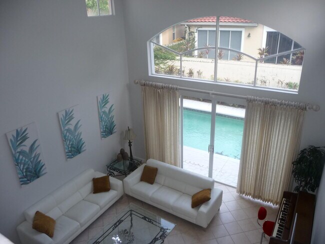 Foto del edificio - 20694 NW 27th Ave
