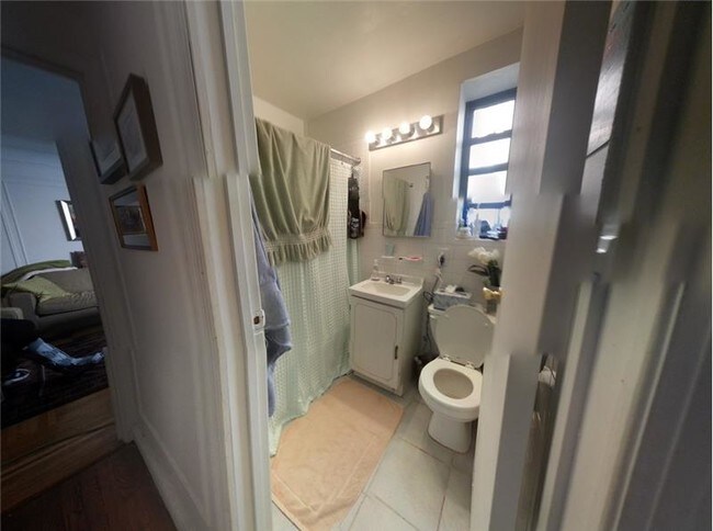Building Photo - 306 W 75th St