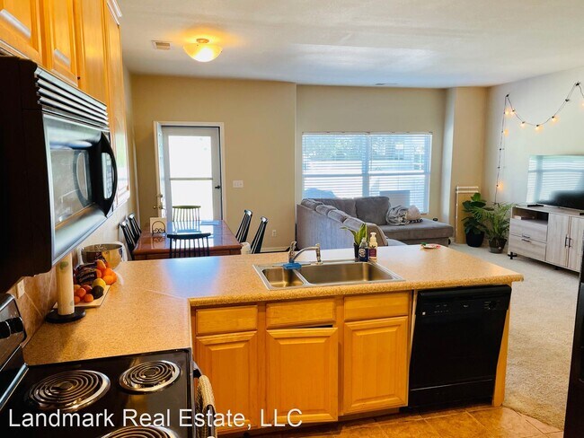 Building Photo - 3 br, 2.5 bath House - 986 Mountain Crest ...