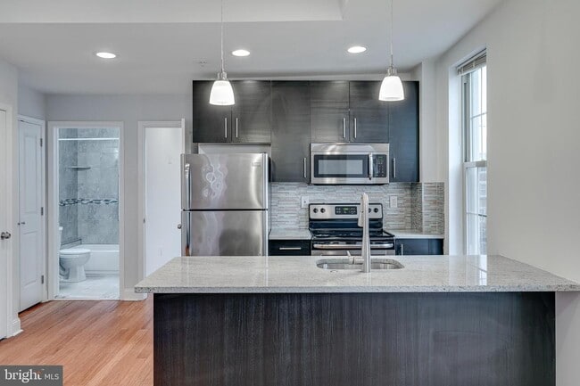 Photo - 2401 Carpenter St Townhome